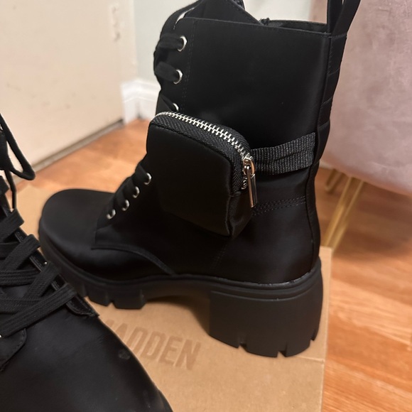 Steve Madden Hyper Boots - Picture 4 of 5